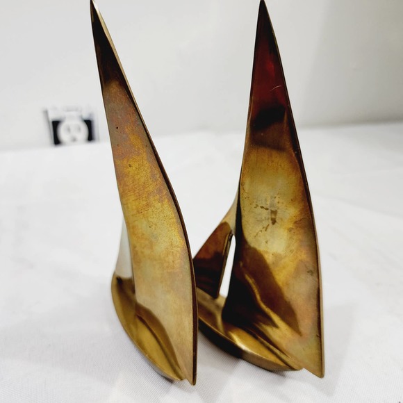 Vintage Enesco Mid-Century Modern Brass Sailboat Sculptures Paper Weights 1960s - Picture 11 of 15